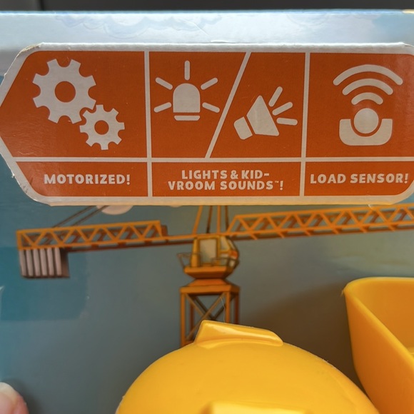 NWT Cat Junior crew dump Truck motorized Lights & sounds load sensor 3 boulders - Picture 6 of 9